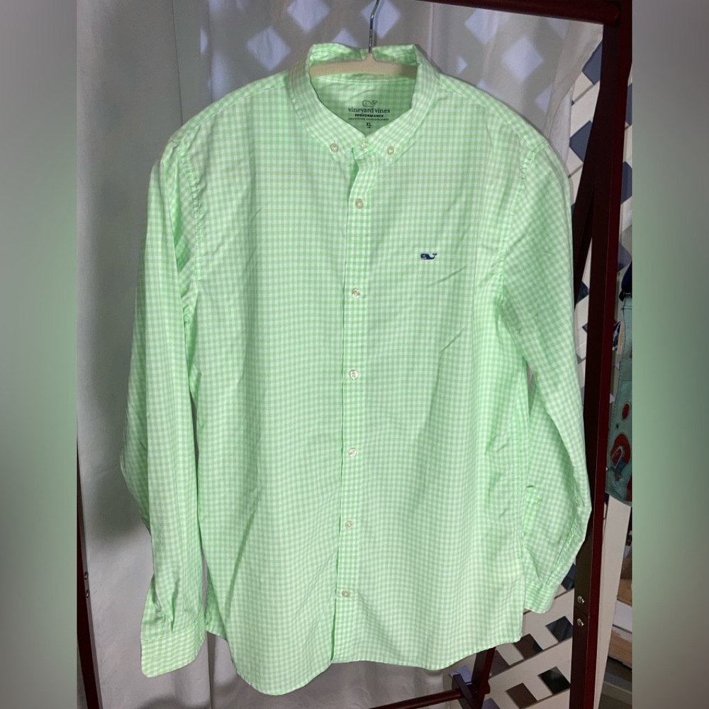 Vineyard Vines boy's sz XL 18 performance classic whale buttondown